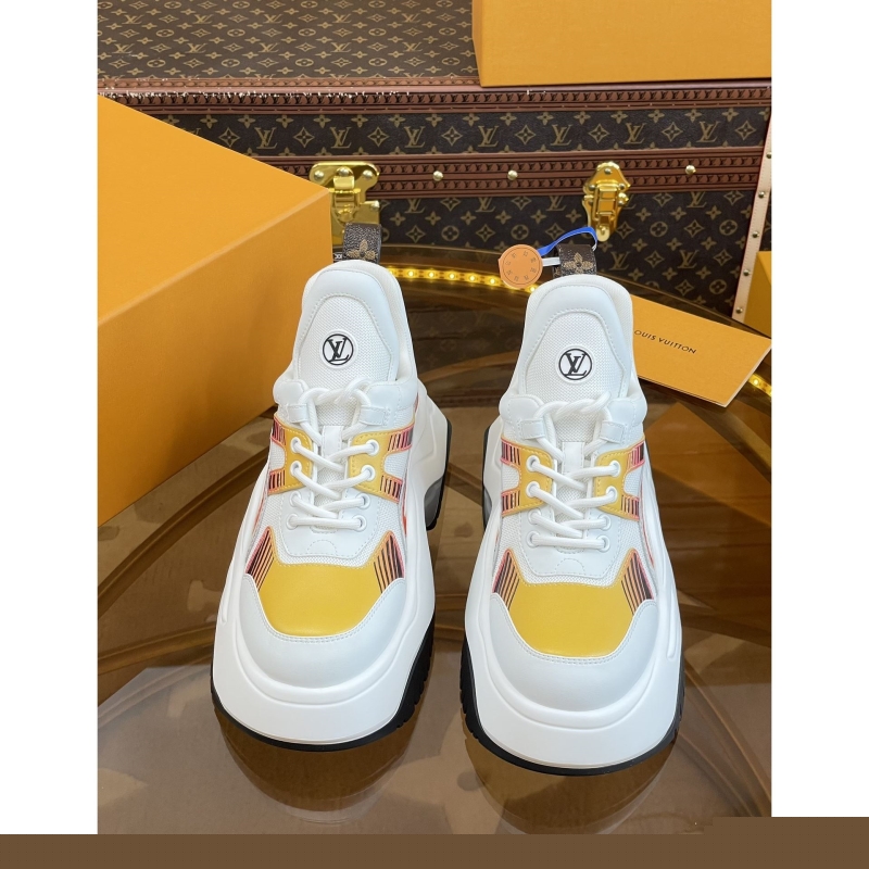 l**is V*t*n sneakers